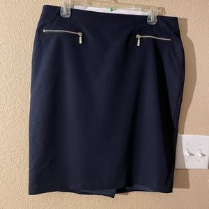 Tommy Hilfiger
Metal Zipper Trim Pencil Skirt